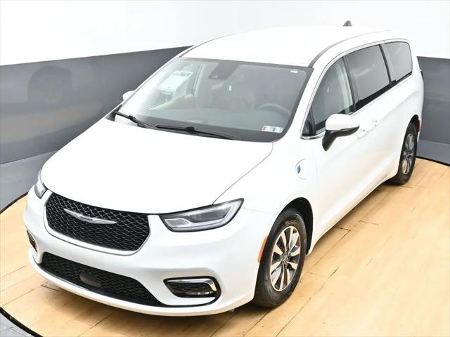 2023 Chrysler Pacifica Hybrid Touring L