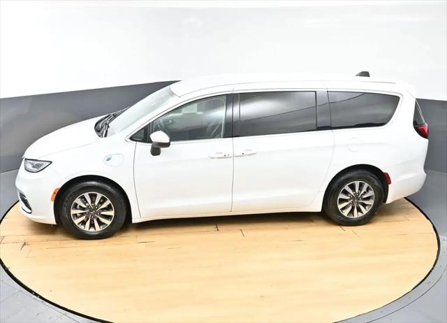 2023 Chrysler Pacifica Hybrid Touring L