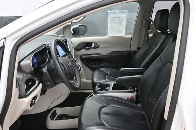 2023 Chrysler Pacifica Hybrid Touring L