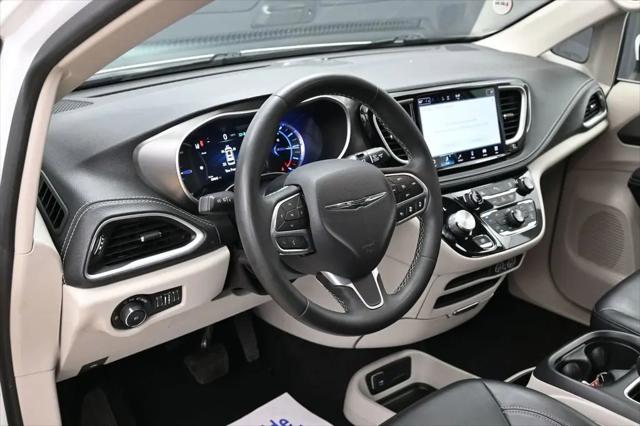 2023 Chrysler Pacifica Hybrid Touring L