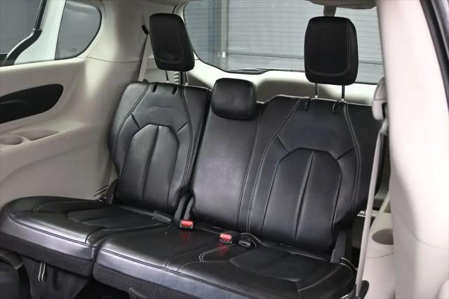 2023 Chrysler Pacifica Hybrid Touring L