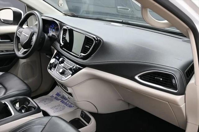 2023 Chrysler Pacifica Hybrid Touring L
