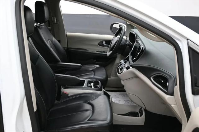 2023 Chrysler Pacifica Hybrid Touring L