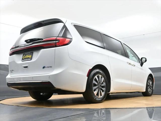 2023 Chrysler Pacifica Hybrid Touring L