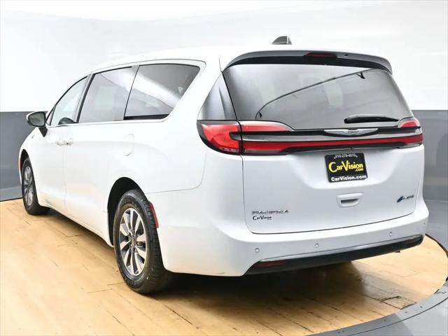 2023 Chrysler Pacifica Hybrid Touring L