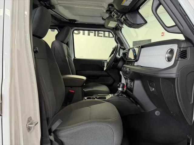 2025 Jeep Wrangler 4-Door Sahara 4x4