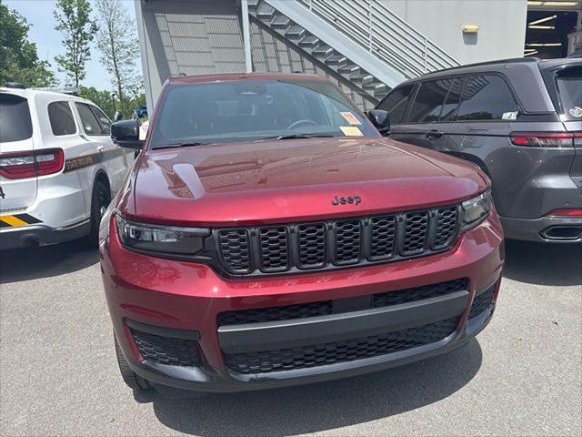 2025 Jeep Grand Cherokee L Altitude 4x4 2025 Jeep Grand Cherokee L Altitude 4x4