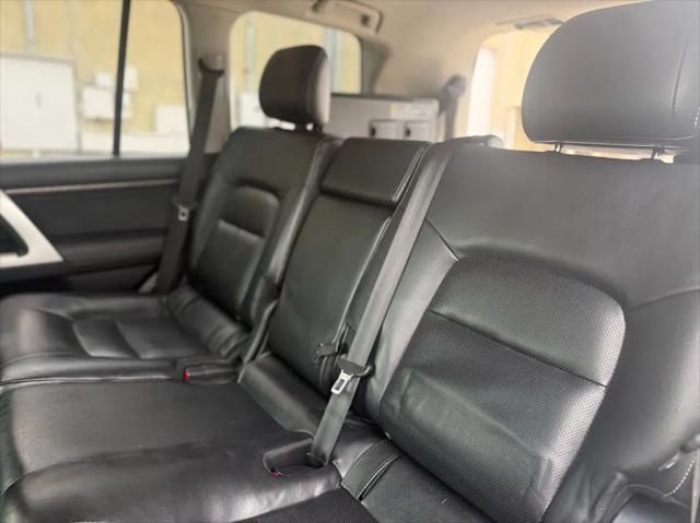 2015 Toyota Land Cruiser V8