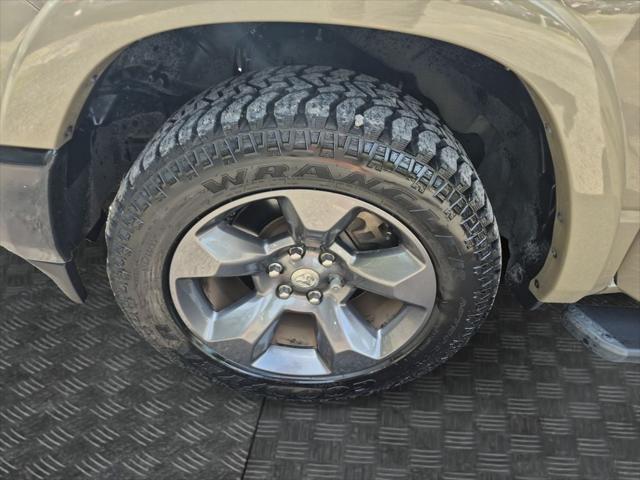 2020 Ram 1500 Big Horn Crew Cab 4x4 5'7" Box