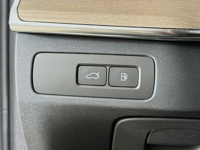 2026 Volvo XC90 Plug-In Hybrid Plus, T8 AWD, Electric/Gasoline, Bright, 7 Seats