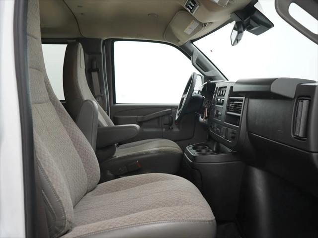 2025 Chevrolet Express Passenger RWD 3500 Extended Wheelbase LT