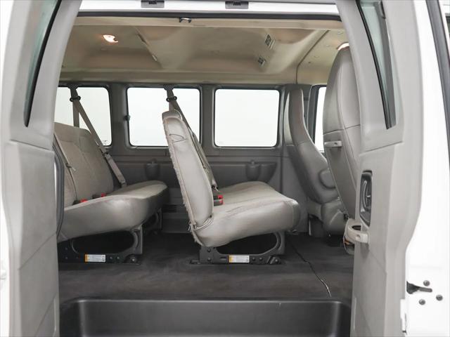 2025 Chevrolet Express Passenger RWD 3500 Extended Wheelbase LT