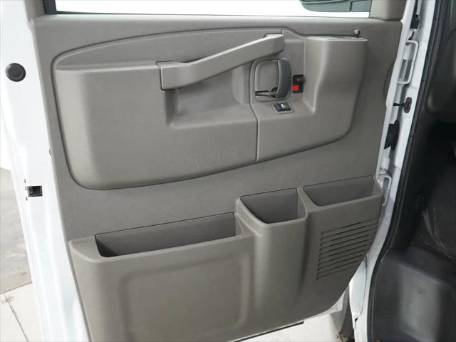 2025 Chevrolet Express Passenger RWD 3500 Extended Wheelbase LT