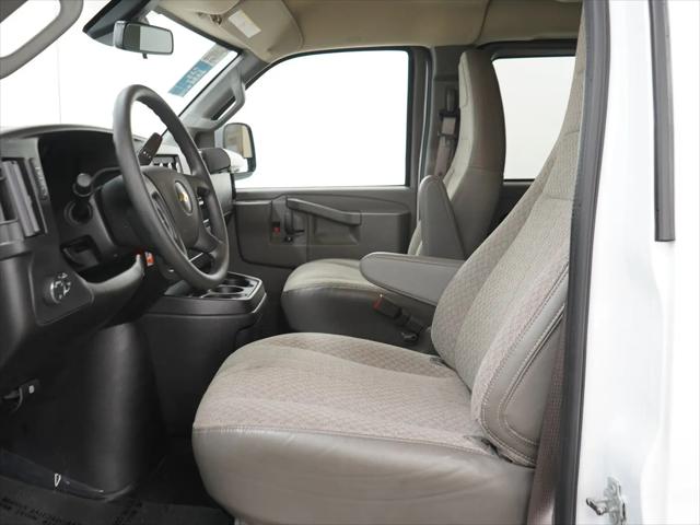 2025 Chevrolet Express Passenger RWD 3500 Extended Wheelbase LT