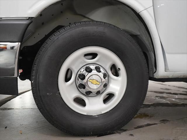 2025 Chevrolet Express Passenger RWD 3500 Extended Wheelbase LT