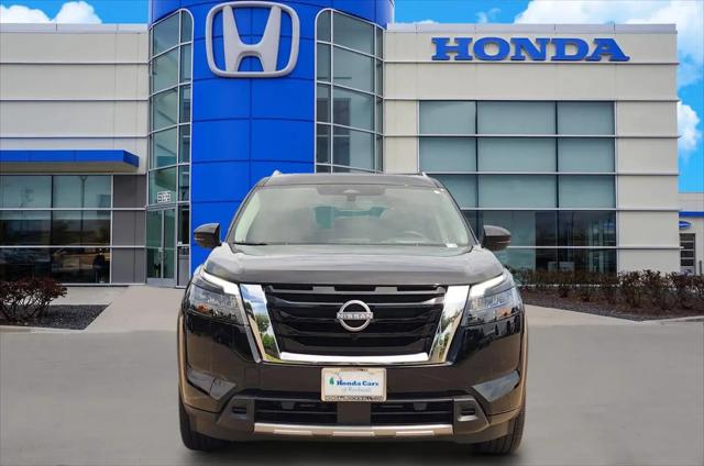 2025 Nissan Pathfinder Platinum 4WD