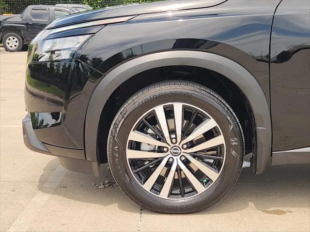 2025 Nissan Pathfinder Platinum 4WD