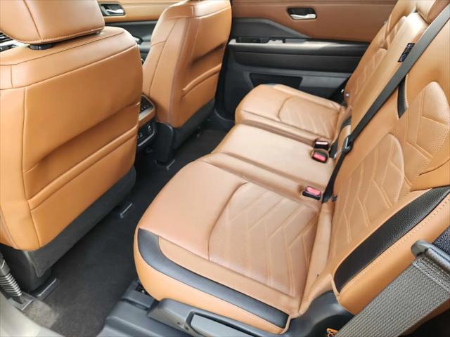 2025 Nissan Pathfinder Platinum 4WD