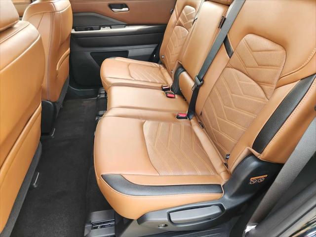 2025 Nissan Pathfinder Platinum 4WD