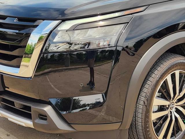 2025 Nissan Pathfinder Platinum 4WD