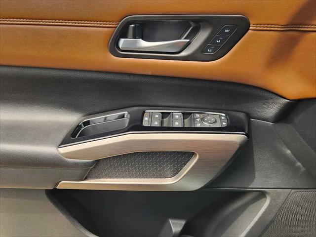 2025 Nissan Pathfinder Platinum 4WD
