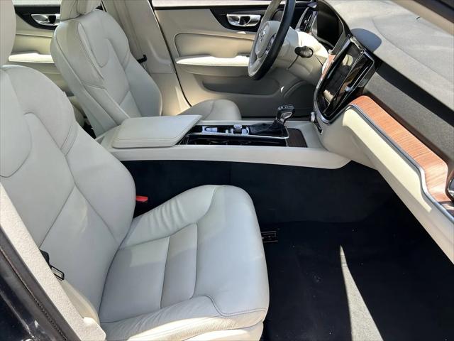 2021 Volvo S60 T6 Momentum