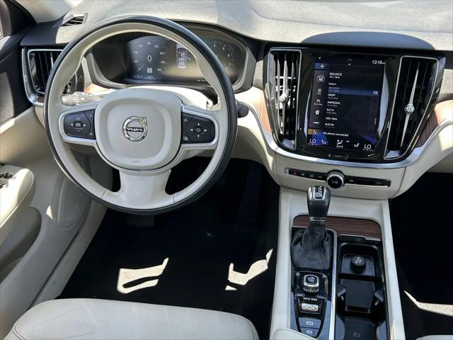 2021 Volvo S60 T6 Momentum