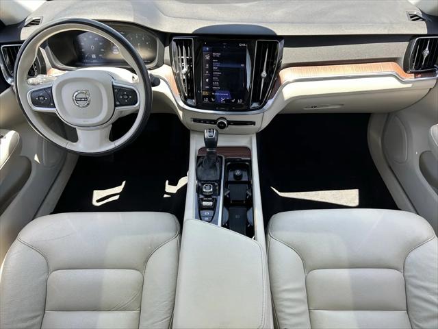2021 Volvo S60 T6 Momentum