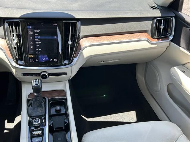 2021 Volvo S60 T6 Momentum