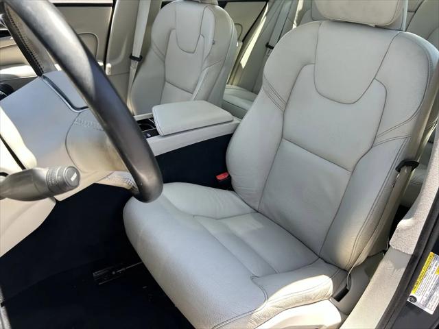 2021 Volvo S60 T6 Momentum