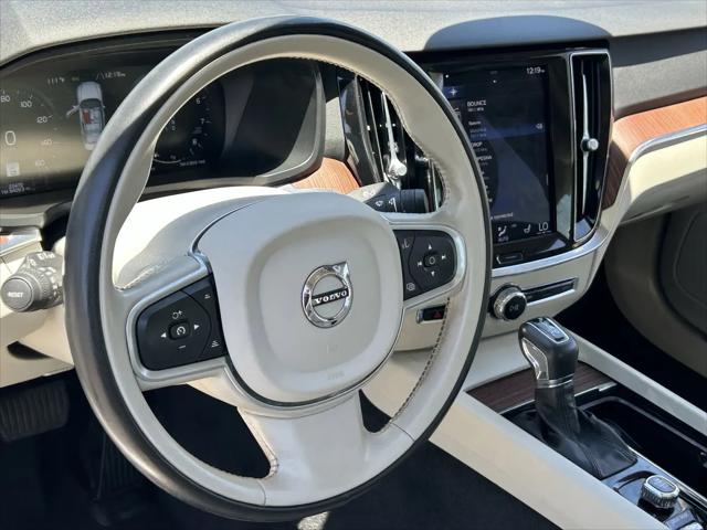 2021 Volvo S60 T6 Momentum