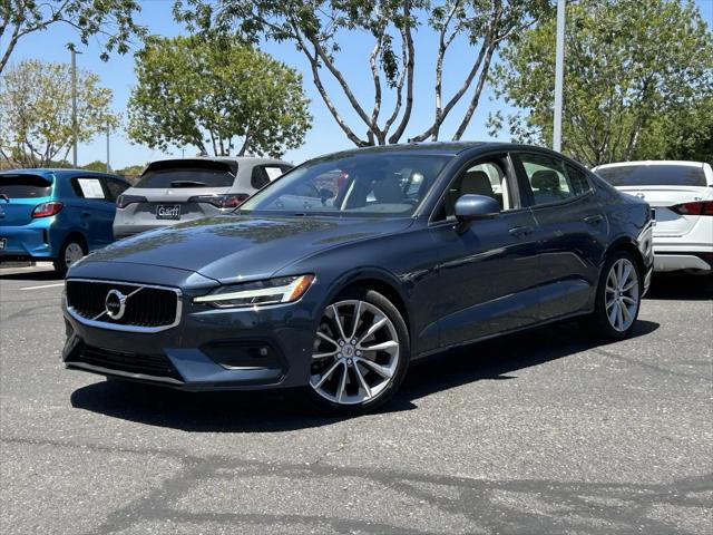 2021 Volvo S60 T6 Momentum