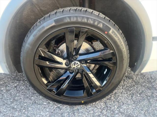 2023 Volkswagen Tiguan 2.0T SE R-Line Black