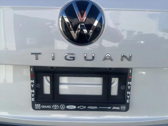 2023 Volkswagen Tiguan 2.0T SE R-Line Black