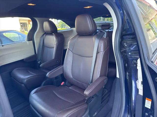 2022 Toyota Sienna Platinum