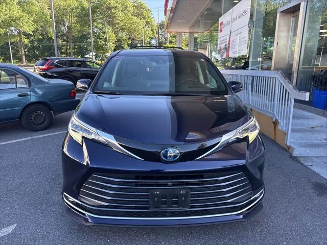 2022 Toyota Sienna Platinum