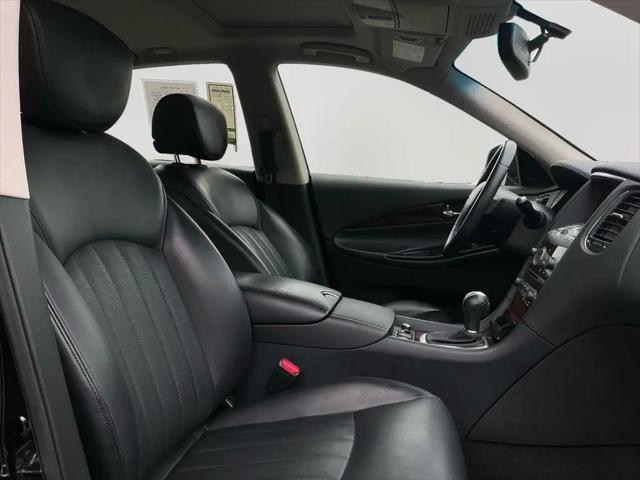 2017 INFINITI QX50 Standard