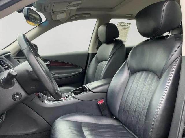 2017 INFINITI QX50 Standard