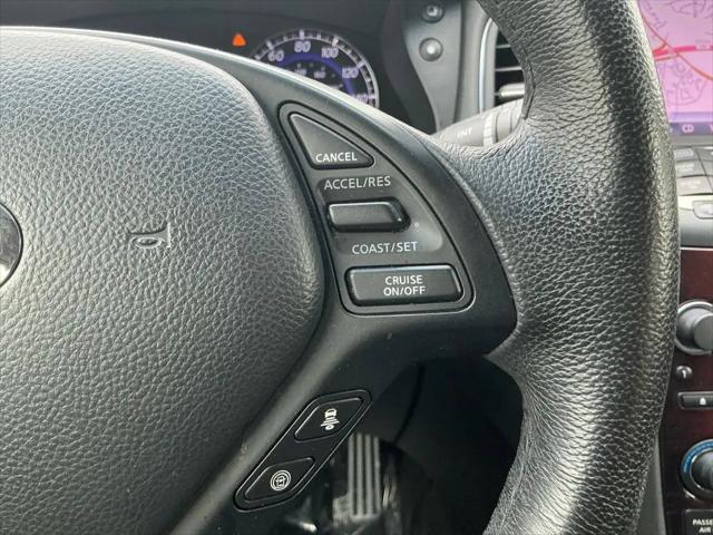 2017 INFINITI QX50 Standard