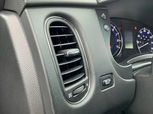2017 INFINITI QX50 Standard
