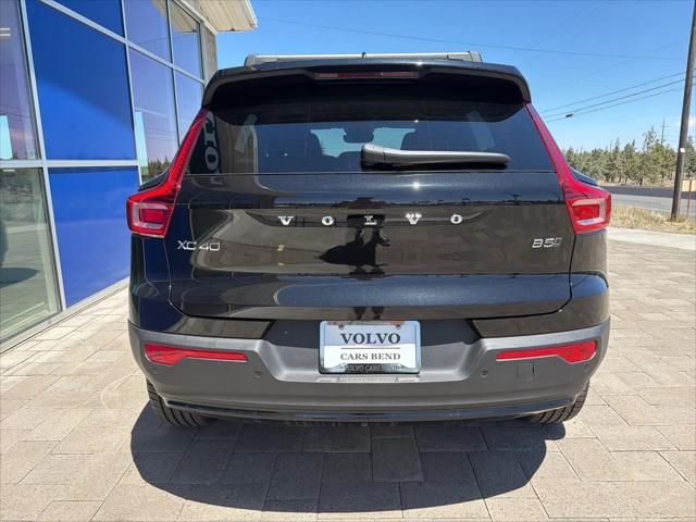 2026 Volvo XC40 Core, B5 AWD Gas (mild hybrid), Dark
