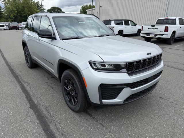 2026 Jeep Grand Cherokee GRAND CHEROKEE LAREDO ALTITUDE 4X4 2026 Jeep Grand Cherokee GRAND CHEROKEE LAREDO ALTITUDE 4X4