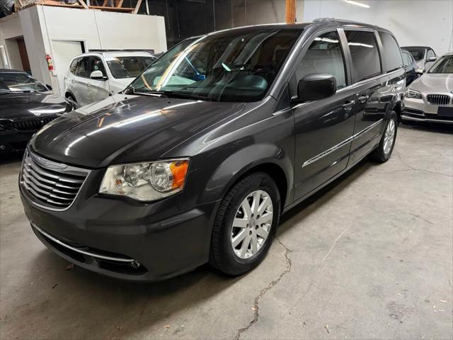 2016 Chrysler Town & Country Touring