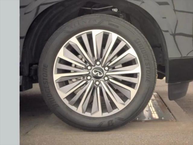 2025 INFINITI QX80 LUXE AWD