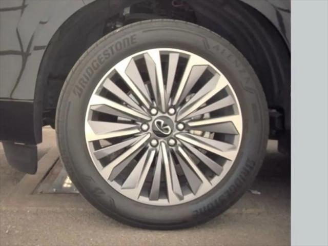 2025 INFINITI QX80 LUXE AWD
