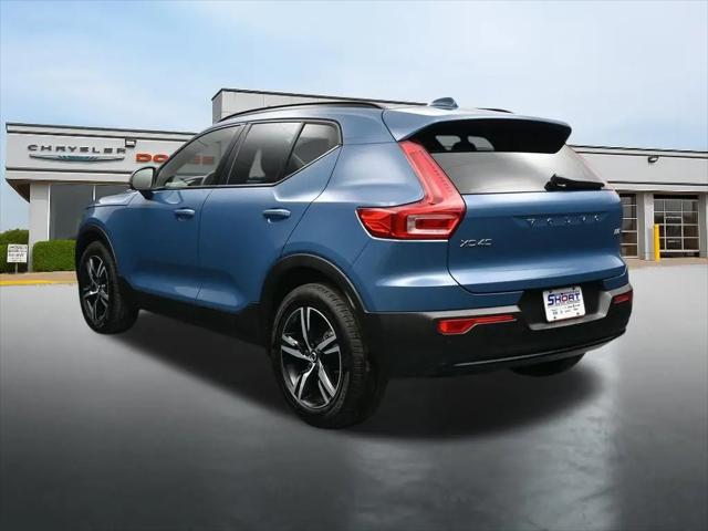 2024 Volvo XC40 Core