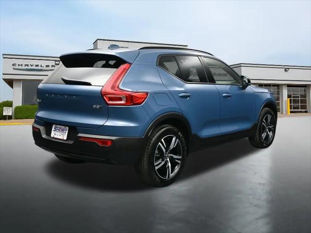 2024 Volvo XC40 Core