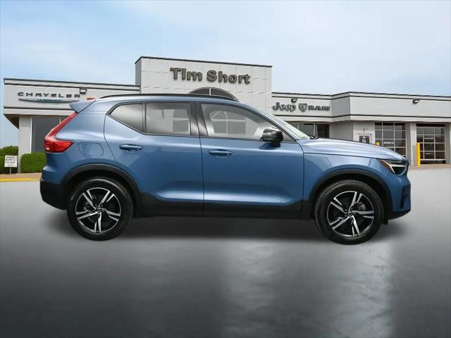2024 Volvo XC40 Core