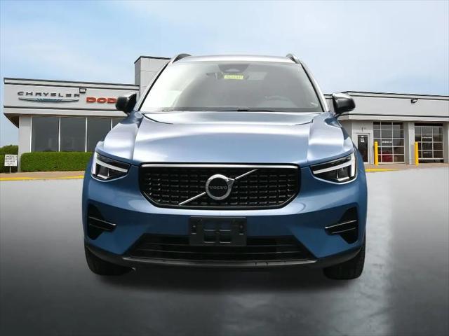 2024 Volvo XC40 Core