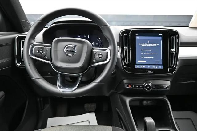 2024 Volvo XC40 Core